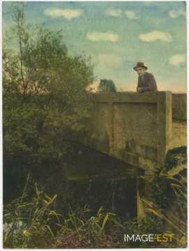 André Schaeffer sur un pont
